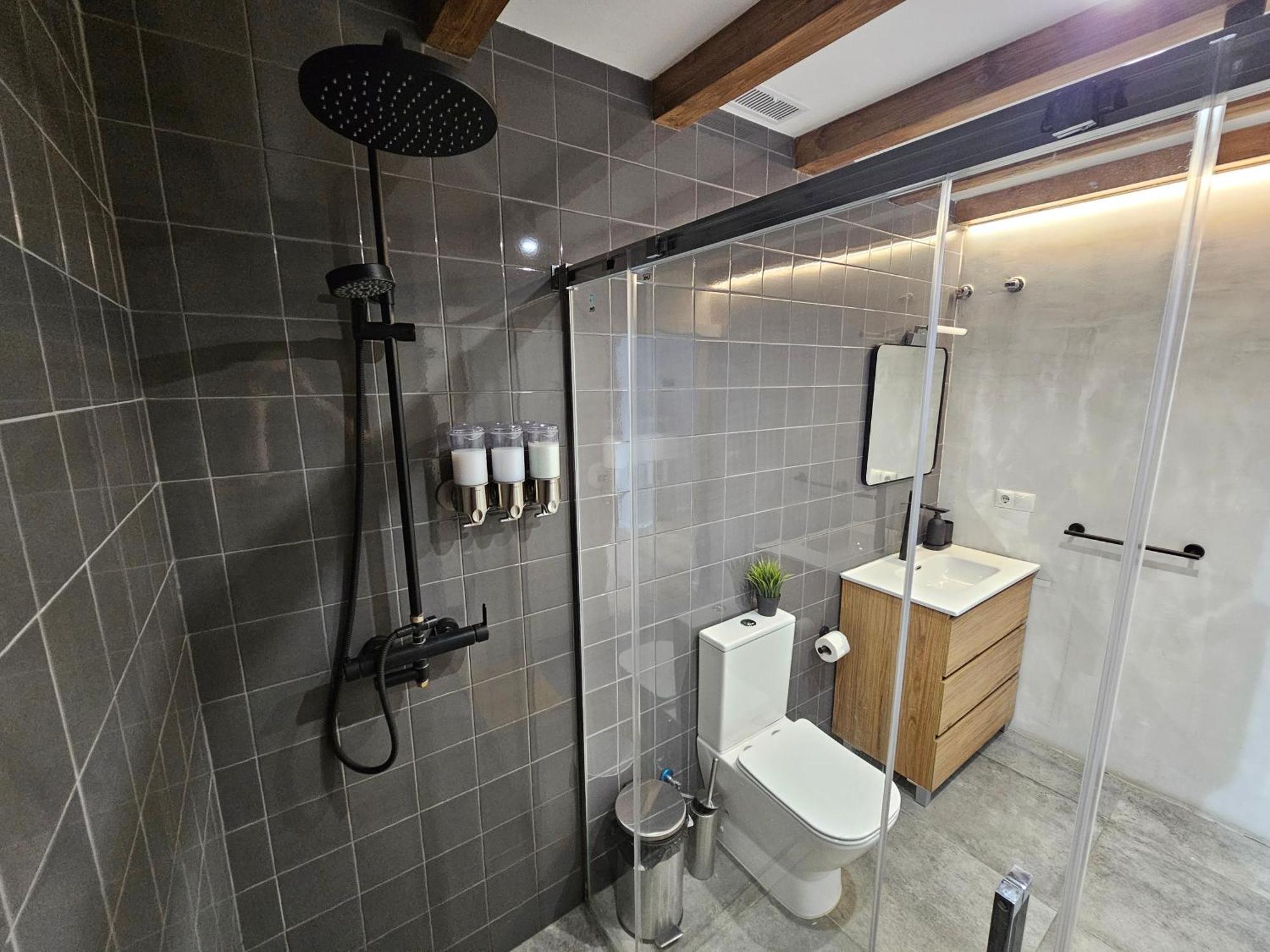 Bear Homes - Olimpia Suite Valencia Exterior photo